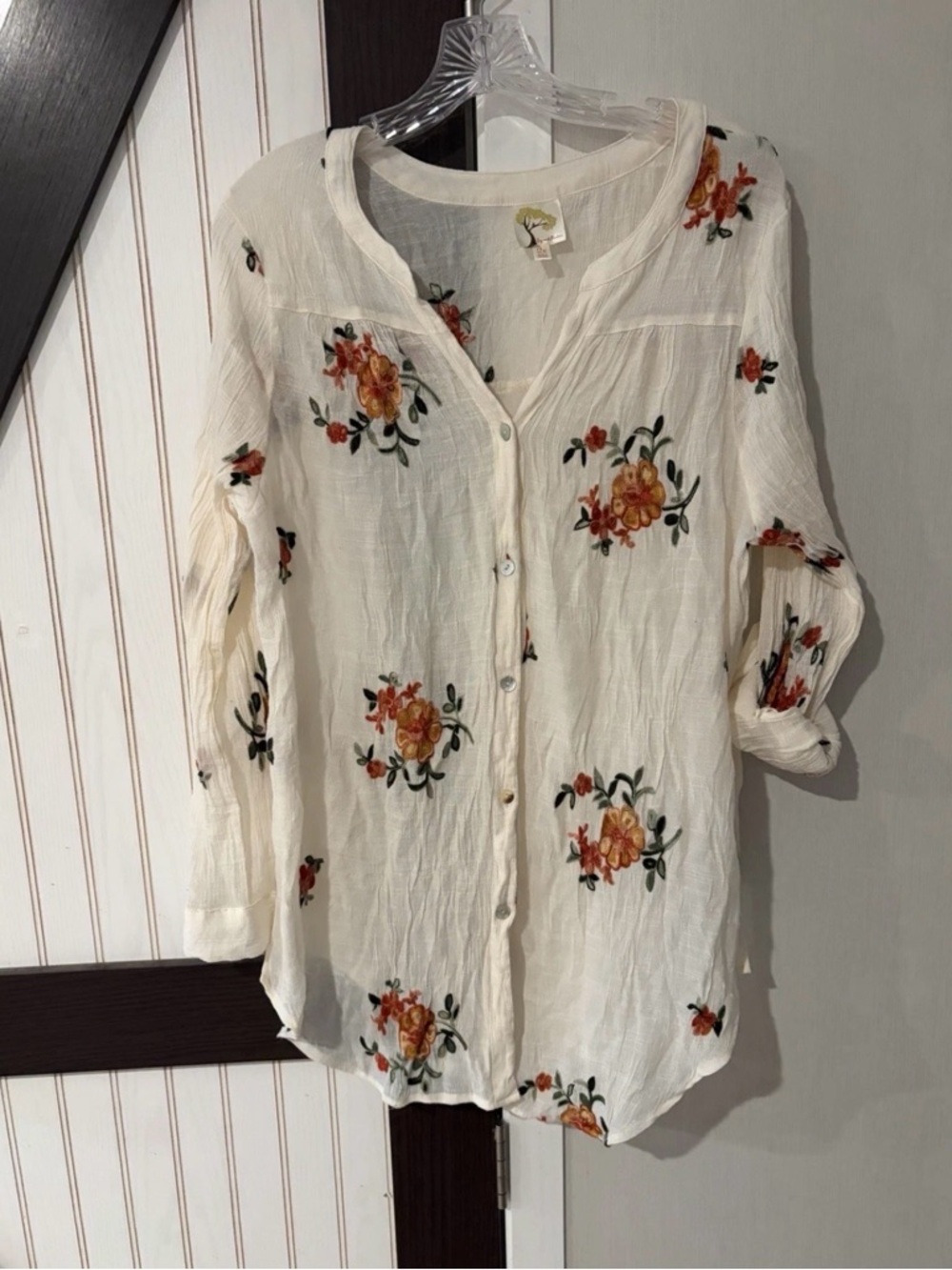 Beautiful Cream Gauzy Crinkled Embroidered Fig & Flower Tunic Button Up Size 2X